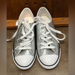 NWOT Silver Converse Chuck Size 7